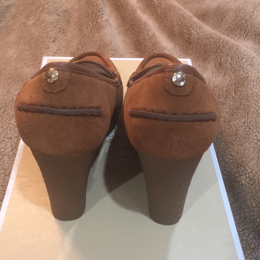 Michael Kors suede walnut color wedges - Picture 4 of 6